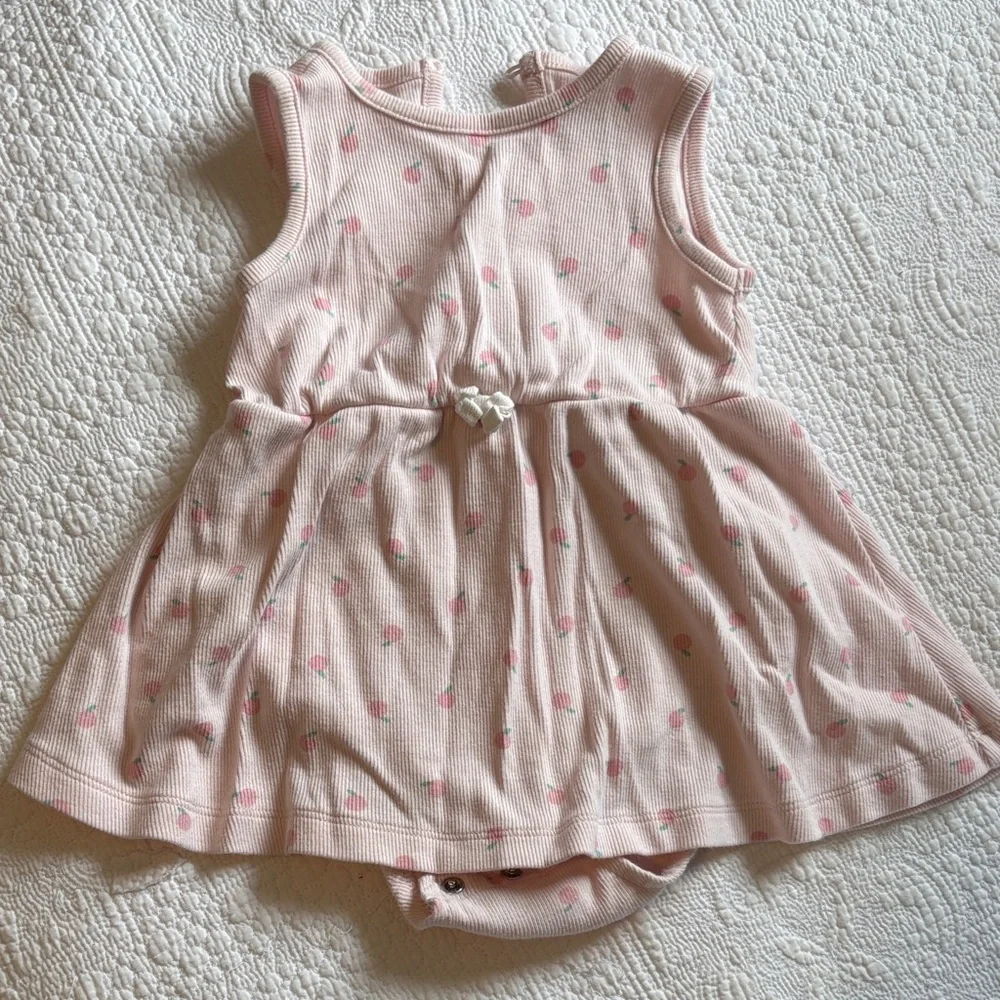 Carter’s 🍑 Dress - Picture 1 of 3